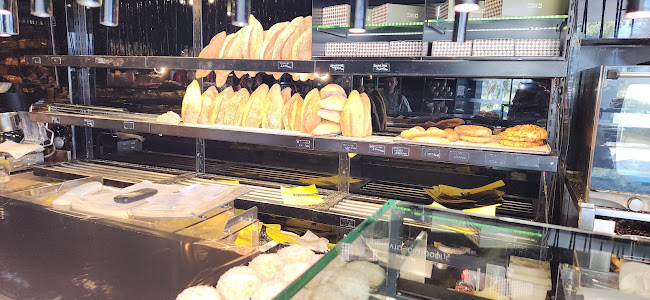 Αθηνών 7, Ρίο 265 04