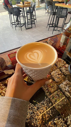 Θρακομακεδόνων 176, Αχαρνές 136 72