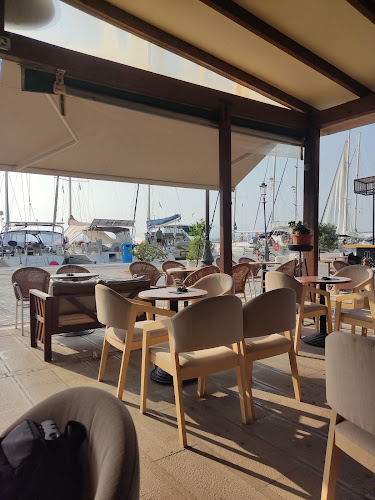 Comentarii opinii despre Cafe Glarus