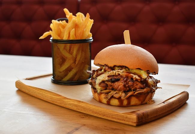 Los Tsiadiyas - Γέρακας