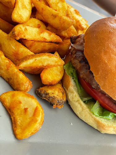 Opinii despre Canteen Street Food în Πλάκα - Γαστρονομία και φιλοξενία