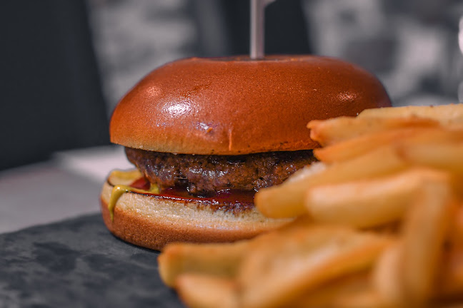 Μουσθένη 640 08