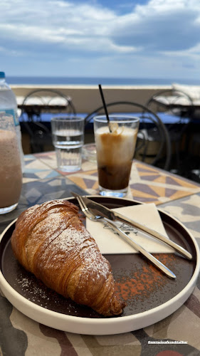 Emvasis Cafe - Cocktail Bar/Εμβασις - Γαστρονομία και φιλοξενία