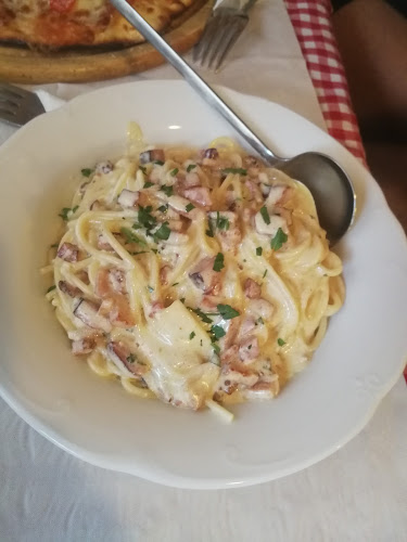 Πλατεία Τριών Ιεραρχών, Σκιάθος 370 02