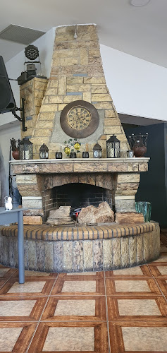 ΤΡΑΠΕΖΟΥΝΤΑ ΚΡΕΑΤΙΚΑ & ΘΑΛΑΣΣΙΝΑ