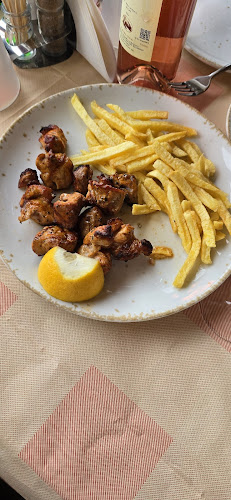 Απόκεντρο - Γαστρονομία και φιλοξενία