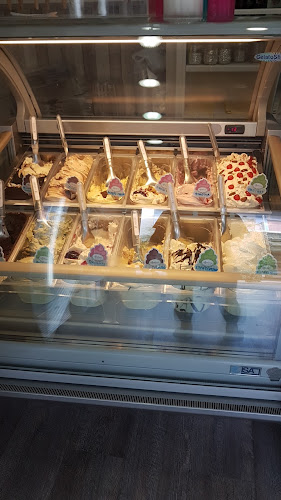 Opinii despre ΖΑΧΑΡΟΠΛΑΣΤΕΙΟ ΒΛΑΧΟΣ în Γαλατάς - Γαστρονομία και φιλοξενία