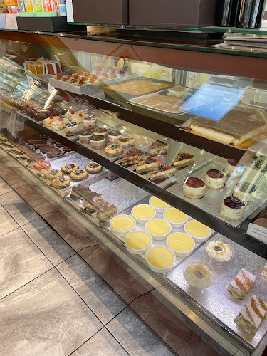 Opinii despre Κωτσιόπουλος Ζαχαροπλαστείο în Μαρκόπουλο Μεσογαίας - Γαστρονομία και φιλοξενία