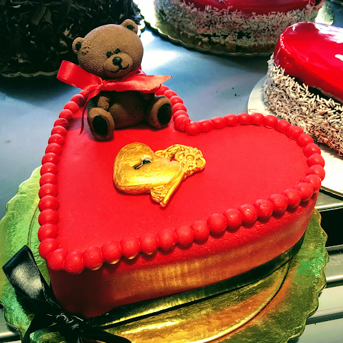 Stratos Bakery Aristotelous