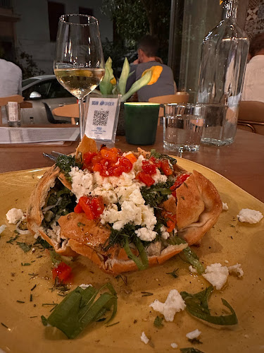 Caravin Wine & Wanderlust - Γαστρονομία και φιλοξενία