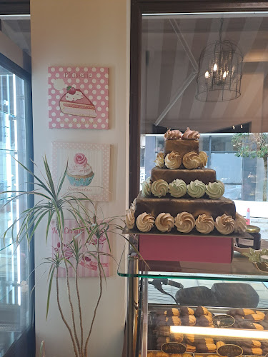 Opinii despre Gateaux Ζαχαροπλαστείο în Ιωάννινα - Γαστρονομία και φιλοξενία