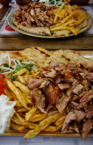 Κοτονέον - Γαστρονομία και φιλοξενία