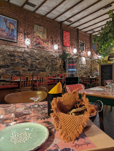 Ακαμάτρα - Akamatra - Γαστρονομία και φιλοξενία