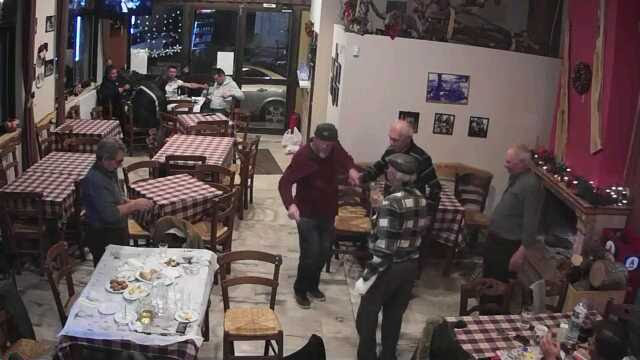 Θηβών, Δομβραίνα 320 10