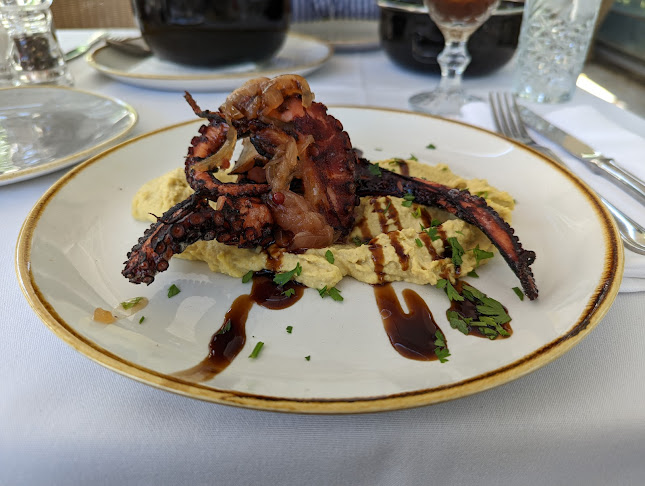 Υδρία - Γαστρονομία και φιλοξενία