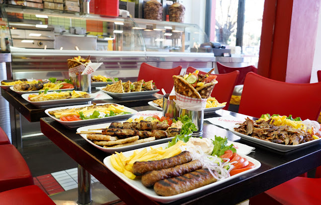 Opinii despre Απλά κι Αλλιώτικα Fast Food - Γυράδικο - Σουβλάκι în Ελασσόνα - Γαστρονομία και φιλοξενία