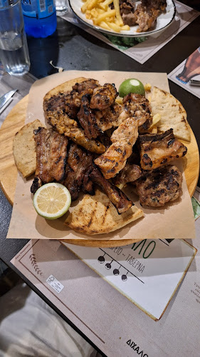 Comentarii opinii despre Το Δίχαλο Χανιά