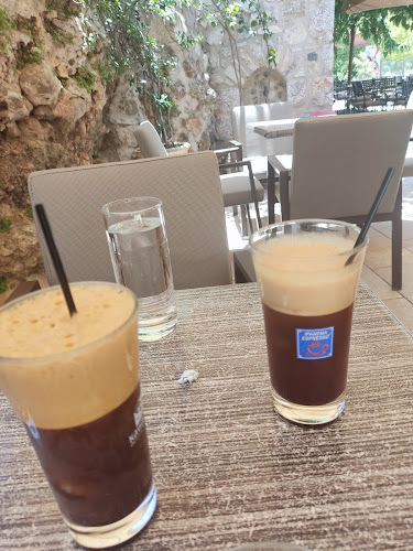 Καφέ-μπαρ "Δίπορτο" - Δικαστικά