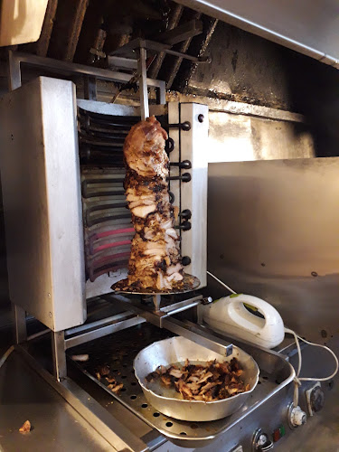 Ταβέρνα Υπάρχω - Γαστρονομία και φιλοξενία