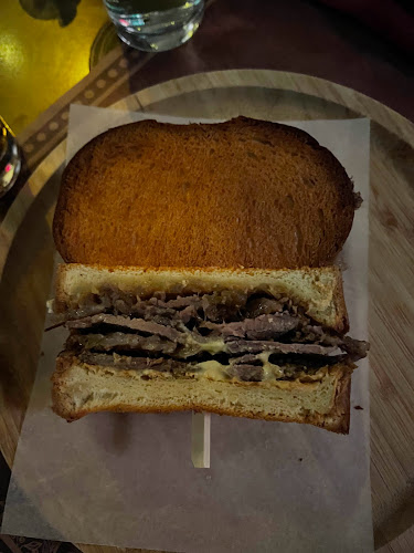 Comentarii opinii despre Upupa Epops - The bar