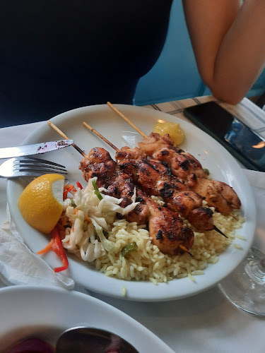 Ουζερί Τσινάρι - Γαστρονομία και φιλοξενία