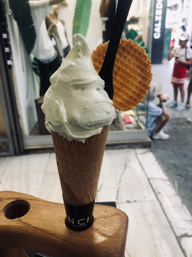 58-60, Ερμού St, Αθήνα 105 63