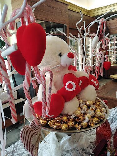 Κωτσιόπουλος Ζαχαροπλαστείο - Γαστρονομία και φιλοξενία