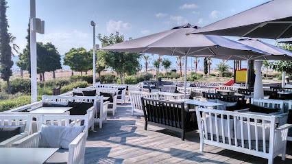 Θέα Δηλαβέρη