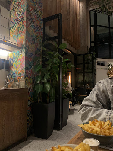 Juicy Grill Athens - Γαστρονομία και φιλοξενία