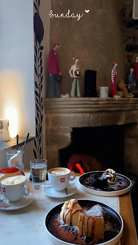 Opinii despre Emvasis Cafe - Cocktail Bar/Εμβασις în Μονεμβασιά - Γαστρονομία και φιλοξενία