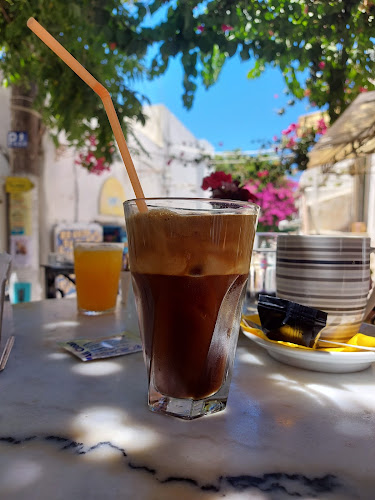 Cafe Symposium Paros