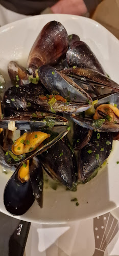 Λεωφ. Δημάρχου Αγγέλου Μεταξά 48, Γλυφάδα 166 74