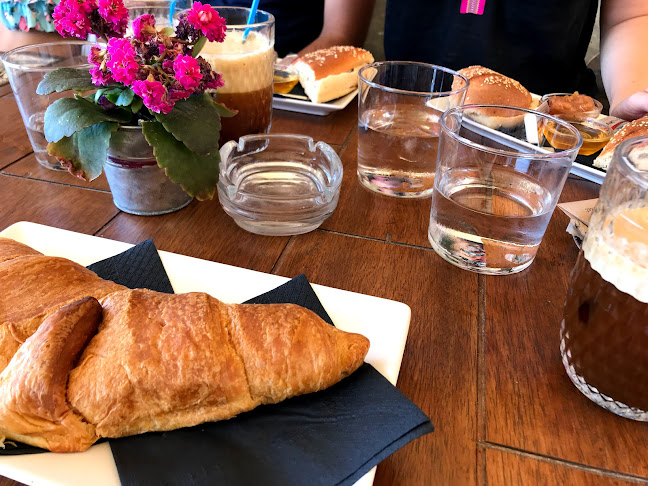 Comentarii opinii despre Emvasis Cafe - Cocktail Bar/Εμβασις