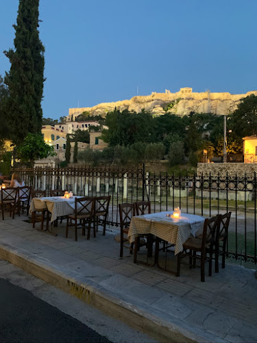 Ταβέρνα Η Ακρόπολη - Γαστρονομία και φιλοξενία