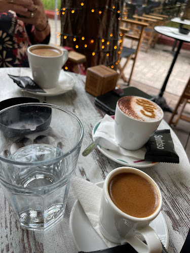 Opinii despre Cafe Bar Soulatso în Αθήνα - Γαστρονομία και φιλοξενία