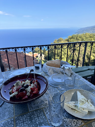 Opinii despre Πολύδροσο în Πουρί - Γαστρονομία και φιλοξενία