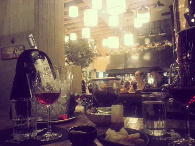 Comentarii opinii despre Βρεγμένη Γάτα