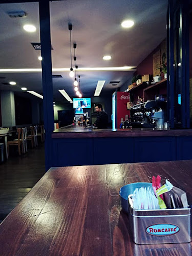 Retro 33 Coffee And Snacks