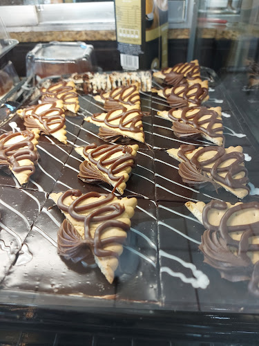 Opinii despre Bakery Coffee Sweet Ηπειρωτικό - Κρέτσης Απόστολος Ιωάννινα în Ιωάννινα - Γαστρονομία και φιλοξενία