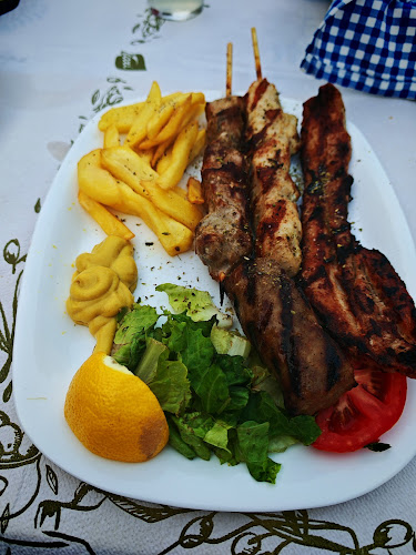 Opinii despre Fifty-fifty cafe restaurant în Ασπροβάλτα - Γαστρονομία και φιλοξενία