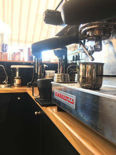 Opinii despre MARKET MOU Coffe&Marketpoint în Βροντάδος - Γαστρονομία και φιλοξενία