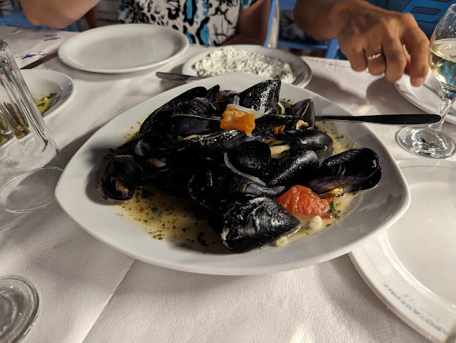 ΨΑΡΟΤΑΒΕΡΝΑ ΤΑΚΗΣ - Γαστρονομία και φιλοξενία