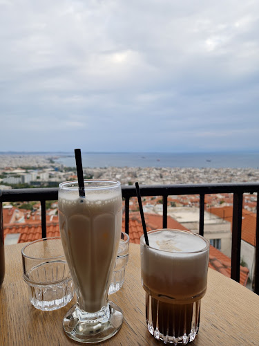 Comentarii opinii despre Castra Τerrace Βar