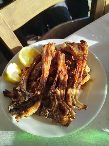 Opinii despre Ταβέρνα Το Ρόδι - Αρνί Αντικριστό în Ροδιά - Γαστρονομία και φιλοξενία