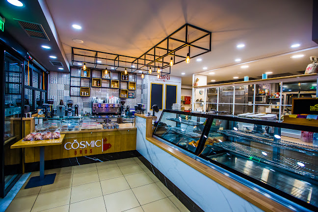 Cosmic bros - Γαστρονομία και φιλοξενία