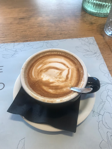 Mademoiselle Coffee & Brunch