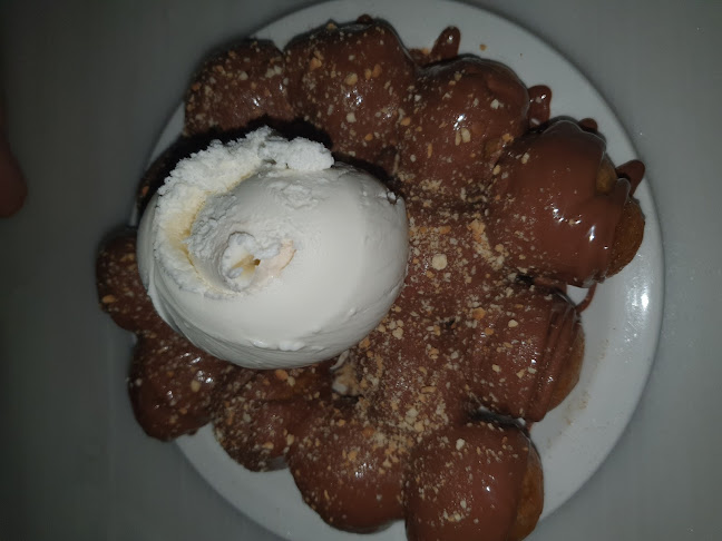 Μία Ζωή Λουκουμάδες (Γεώργιος Ἐμμ. Δεμενεόπουλος) - Γαστρονομία και φιλοξενία