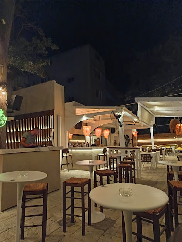 22 Αυγούστου 1962 32, Λόγγος 250 09