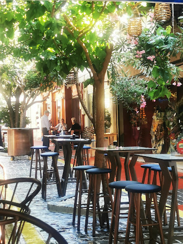 HUG Coffee & More - Γαστρονομία και φιλοξενία