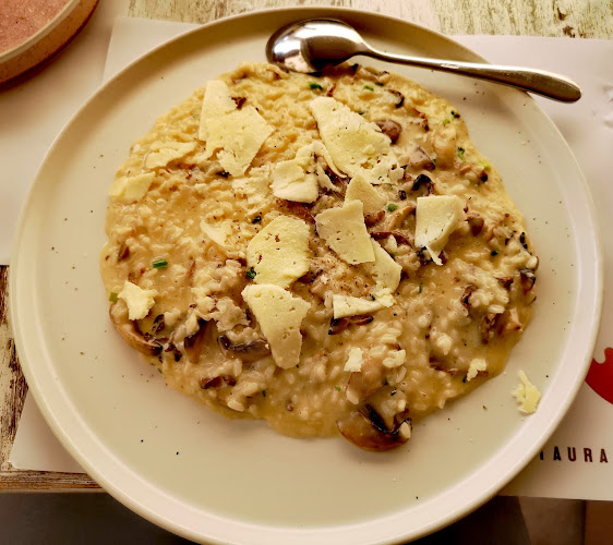 Opinii despre Utopia Restaurant- Winebar în Παναγία - Γαστρονομία και φιλοξενία